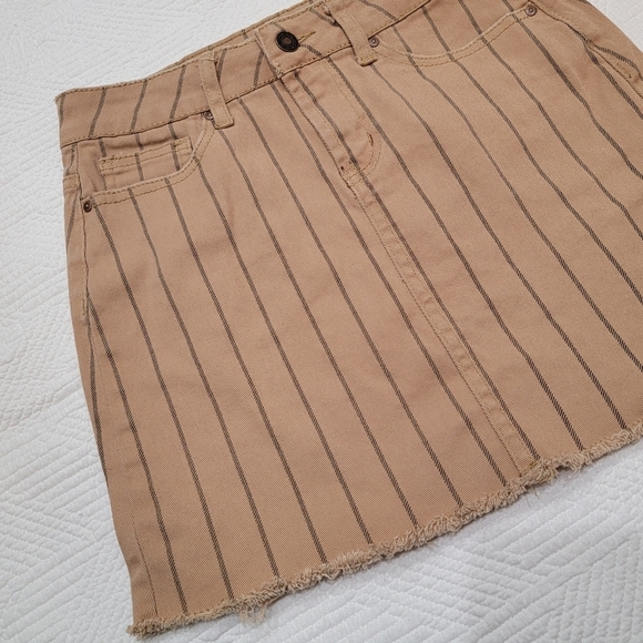 Sky and Sparrow mini skirt - Picture 6 of 12